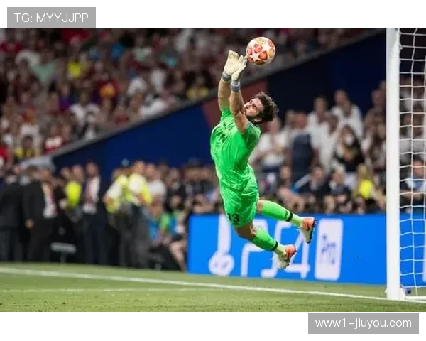 布伦特福德点球战术精心布置 门将扑救方向判断准确