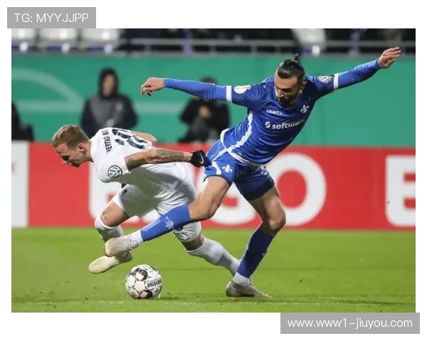 阿尔克马尔高位逼抢体系 场均抢断18.7次联赛前列